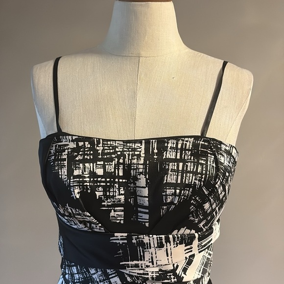Max & Cleo Black and White abstract cocktail Strapless Sheath Dress satin NWOT 6 - Picture 10 of 15